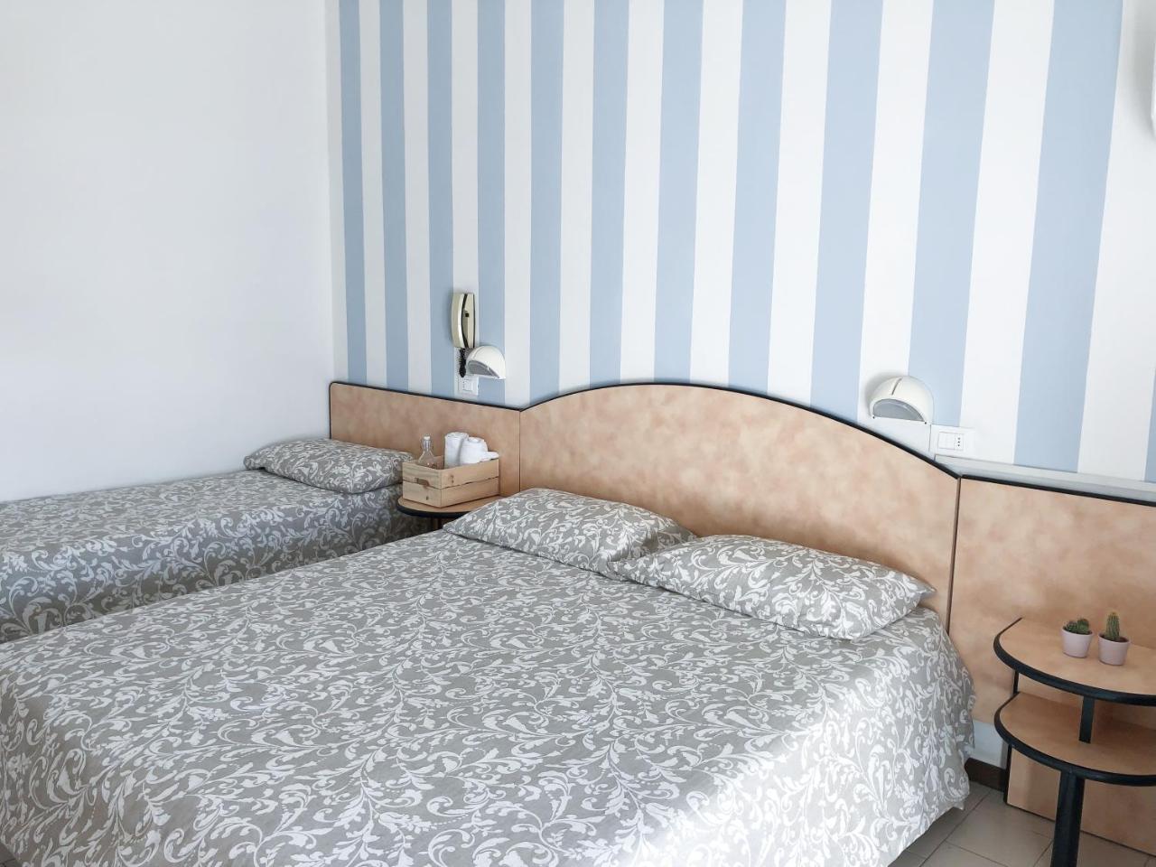 Alba B&B Cattolica Bagian luar foto